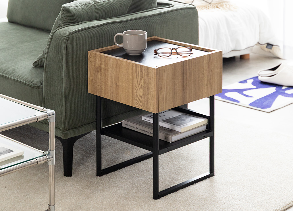 サイドテーブル