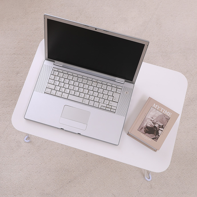 コンパクトで使いやすい、ちょうどいい天板サイズ