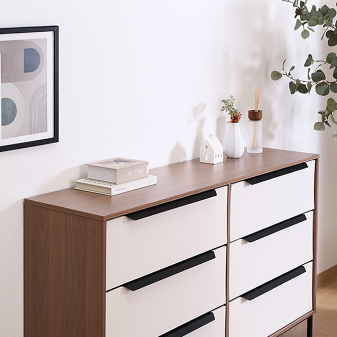 小物を置ける広々天板スペース