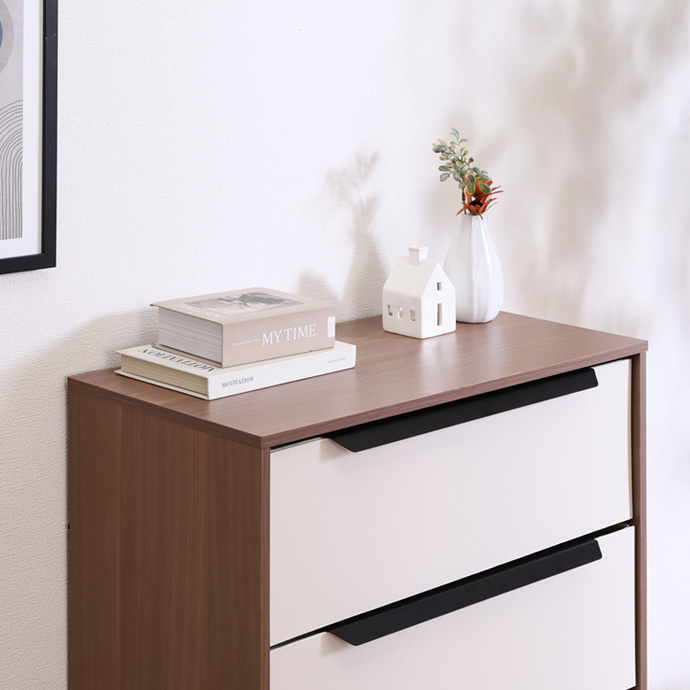 小物を置いてディスプレイできる天板スペース