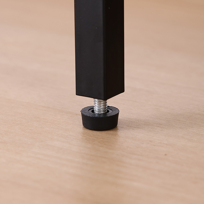 がたつきを抑えるアジャスター付き