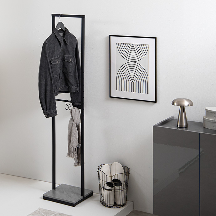 幅30cmですっきり整う、2段式ハンガーラック