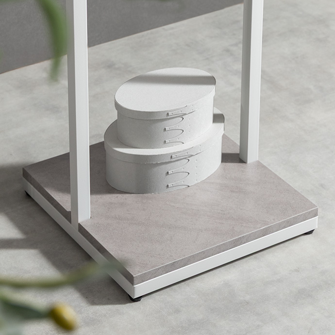 棚板はバッグやシューズの「置く」収納に