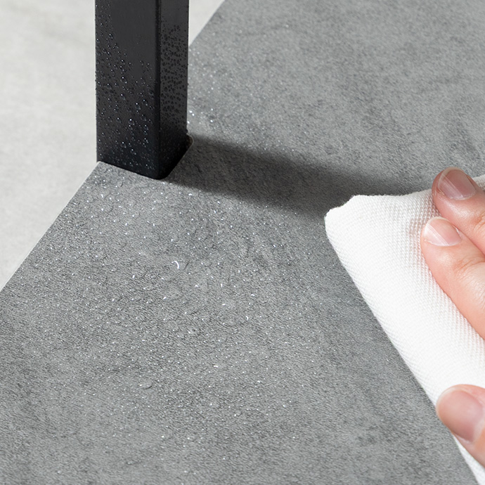 傷・水・汚れに強い素材で、お手入れも簡単