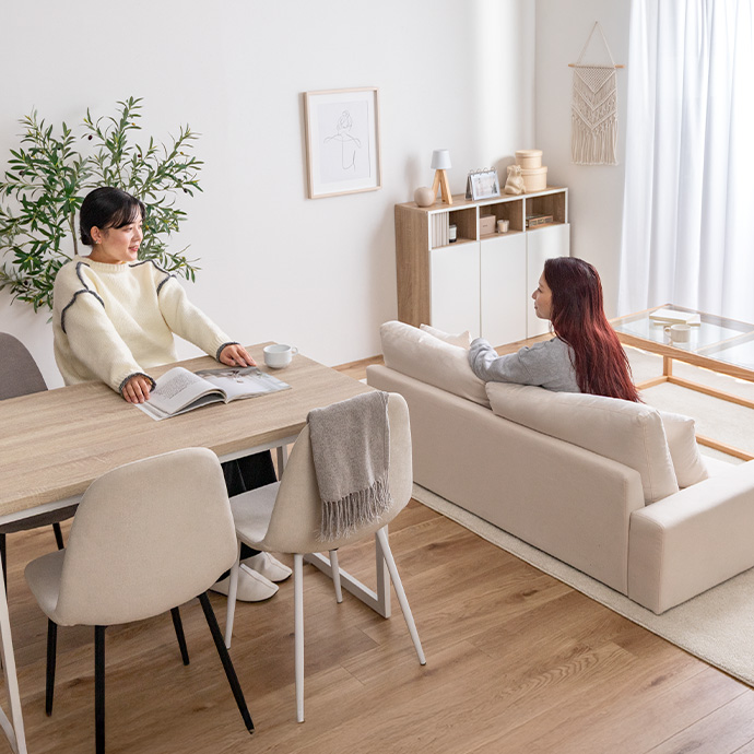 背面まで美しい仕上がりで、お部屋の間仕切りにも使える