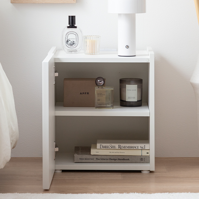 生活感を抑えて、すっきり隠せる扉付き収納