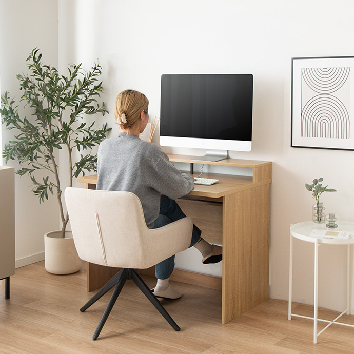 お部屋にもオフィスにもなじむ木目調
