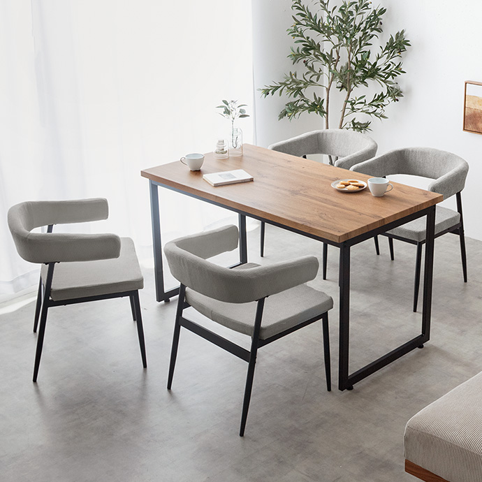 くつろぎも使いやすさも叶えるモダンダイニング