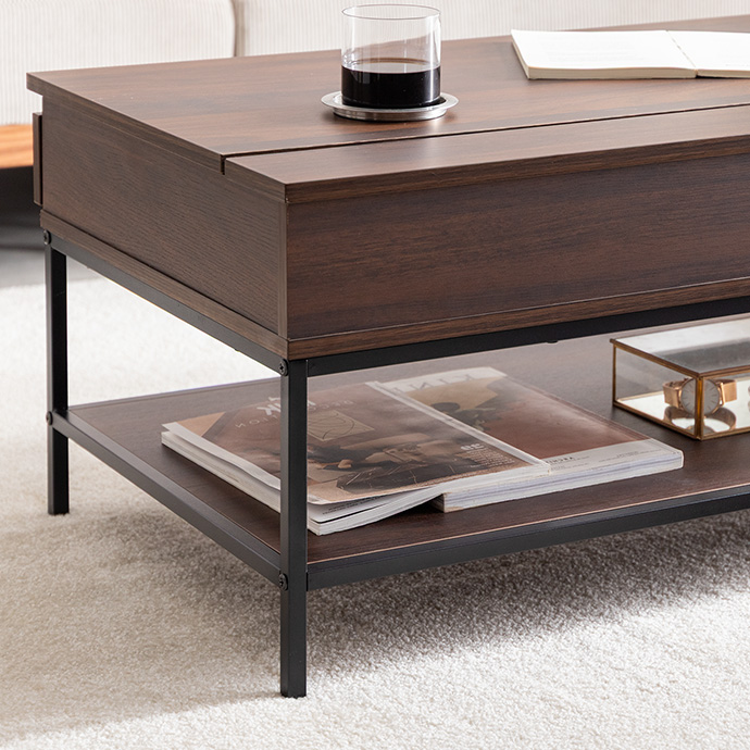 サッと取り出したいものは棚板収納へ