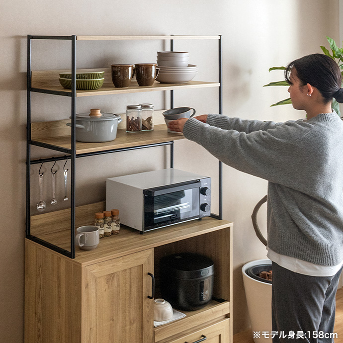 取り出しやすくディスプレイもできる、2段のオープン棚