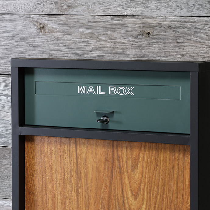 メール便も受け取れるワイドな投函口