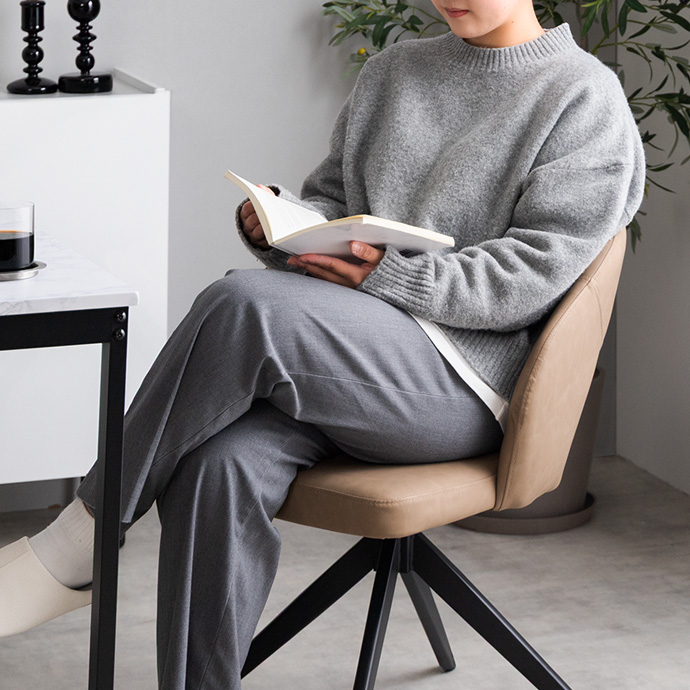 身体を包み込みフィットするフォルム