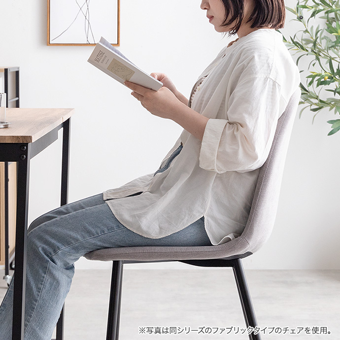 身体に寄り添う３D座面で心地よいフィット感